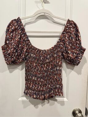 Smocked Puff Sleeve Square-Neck Top in Rust Multi Floral